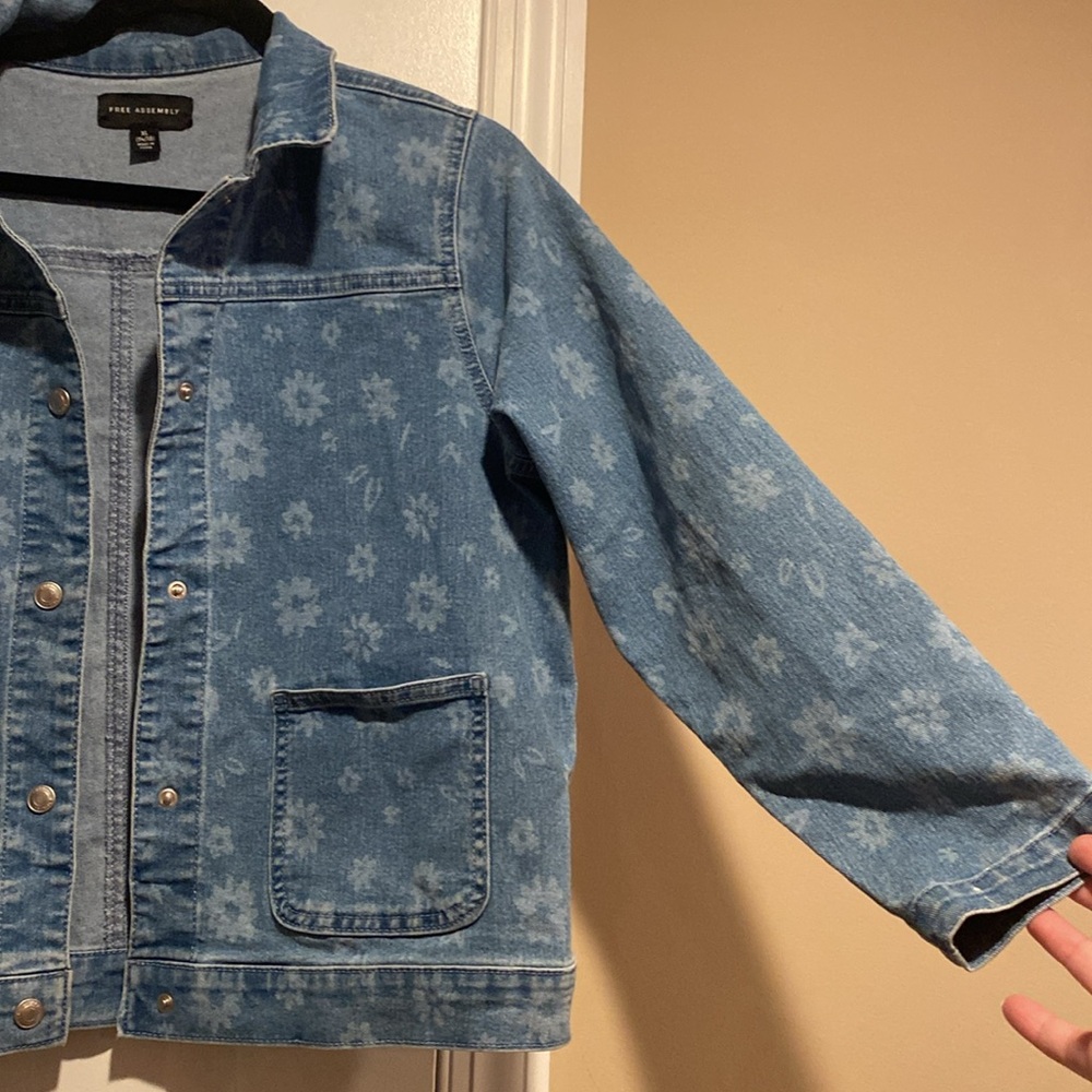 2 DENIM JACKETS ✨ - Picture 5 of 11